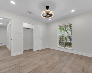 701 E Jacob Street - Photo Thumbnail 18