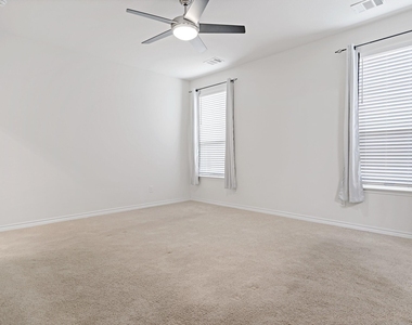 2632 Wesley Avenue - Photo Thumbnail 10