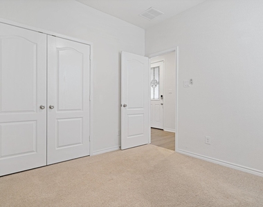 2632 Wesley Avenue - Photo Thumbnail 19