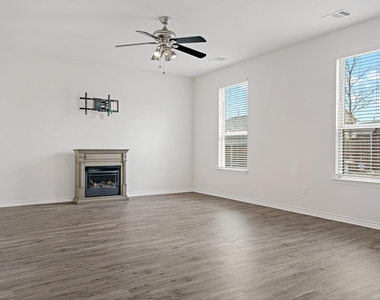 2632 Wesley Avenue - Photo Thumbnail 6