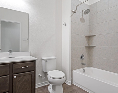 2632 Wesley Avenue - Photo Thumbnail 17