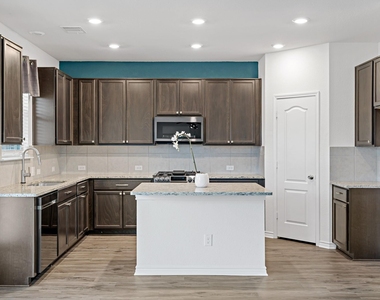 2632 Wesley Avenue - Photo Thumbnail 4