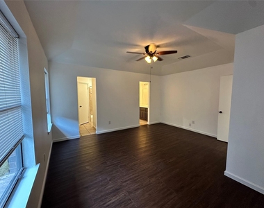 4636 Ringold Drive - Photo Thumbnail 5