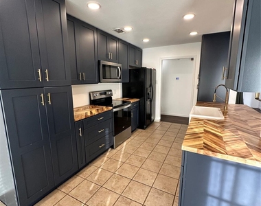 4636 Ringold Drive - Photo Thumbnail 3