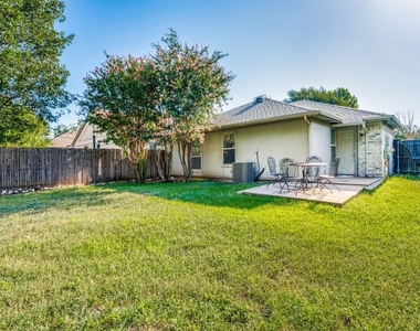 5520 Creekridge Drive - Photo Thumbnail 11