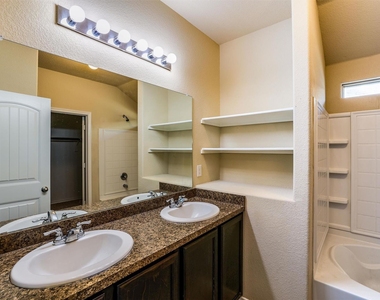 6348 Eagle Lake Court - Photo Thumbnail 14