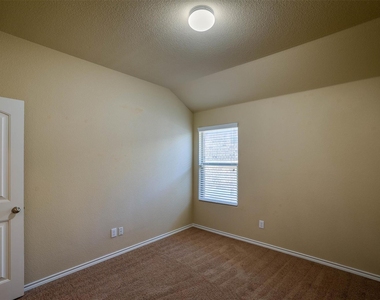 6348 Eagle Lake Court - Photo Thumbnail 21