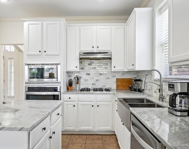 6940 Chapelridge Drive - Photo Thumbnail 9