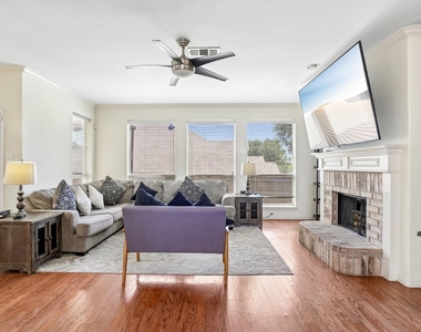 6940 Chapelridge Drive - Photo Thumbnail 4