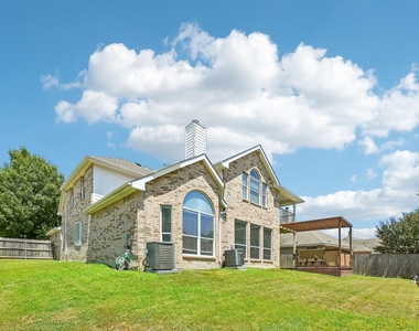 6940 Chapelridge Drive - Photo Thumbnail 32