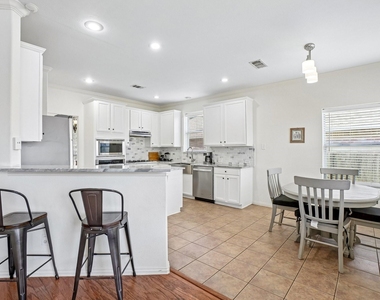 6940 Chapelridge Drive - Photo Thumbnail 8
