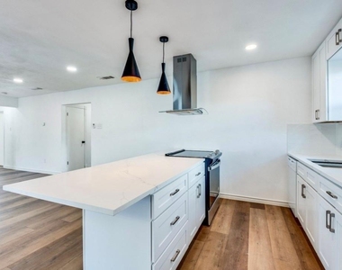 2320 Fulton Drive - Photo Thumbnail 4