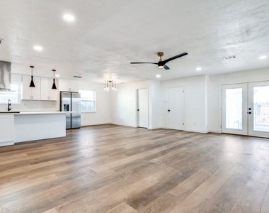 2320 Fulton Drive - Photo Thumbnail 2