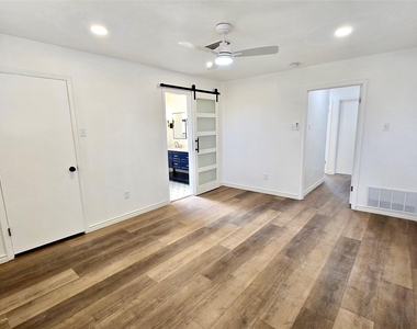 2320 Fulton Drive - Photo Thumbnail 5