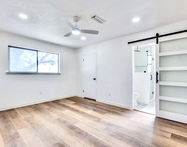 2320 Fulton Drive - Photo Thumbnail 6