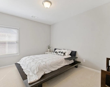 1616 Bridle Boulevard - Photo Thumbnail 30