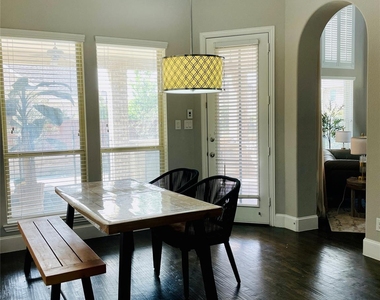 1616 Bridle Boulevard - Photo Thumbnail 22