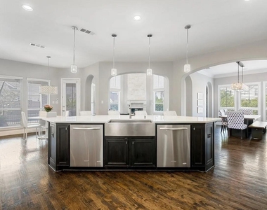 1616 Bridle Boulevard - Photo Thumbnail 5