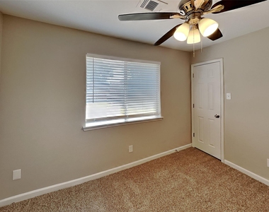 6708 Poppy Court - Photo Thumbnail 10
