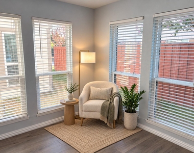 3314 Ivanhoe Lane - Photo Thumbnail 5
