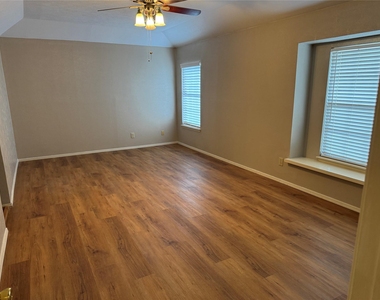 1504 Kesser Drive - Photo Thumbnail 6