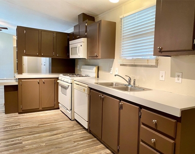 5850 Hartford - Photo Thumbnail 6