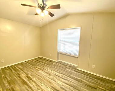 5850 Hartford - Photo Thumbnail 8