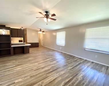 5850 Hartford - Photo Thumbnail 4