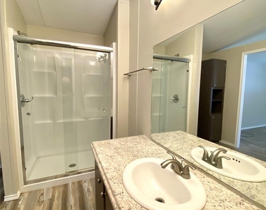5850 Hartford - Photo Thumbnail 13