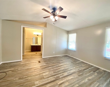 5850 Hartford - Photo Thumbnail 11