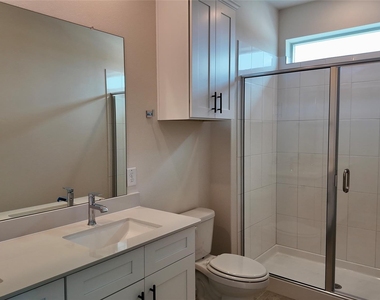 8801 Shoppers Lane - Photo Thumbnail 14