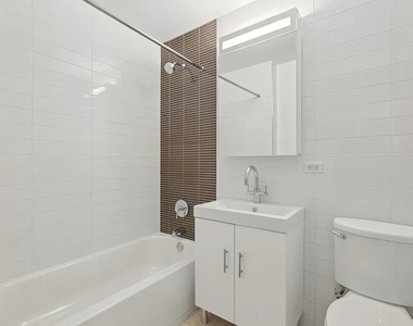 William st - Photo Thumbnail 4