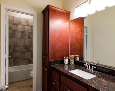 7061 Whispering Oaks - Photo Thumbnail 17