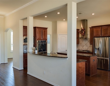 7061 Whispering Oaks - Photo Thumbnail 14