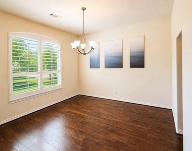 7061 Whispering Oaks - Photo Thumbnail 15