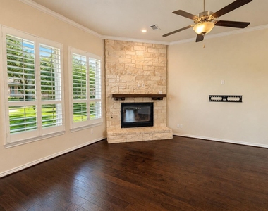 7061 Whispering Oaks - Photo Thumbnail 10