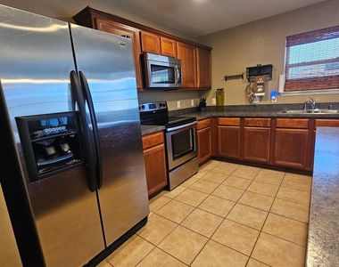 824 Green Heath Avenue - Photo Thumbnail 5