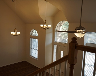 2313 Perkins Place - Photo Thumbnail 2