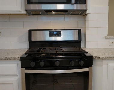 2313 Perkins Place - Photo Thumbnail 6