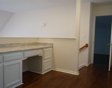 2313 Perkins Place - Photo Thumbnail 12
