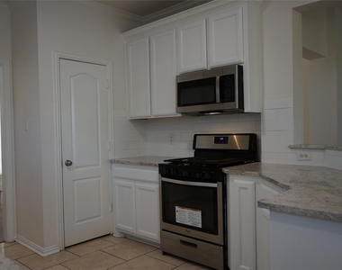 2313 Perkins Place - Photo Thumbnail 5