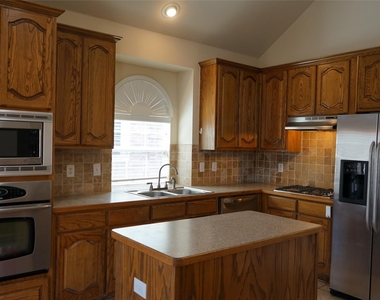 1507 Chateau Lane - Photo Thumbnail 6