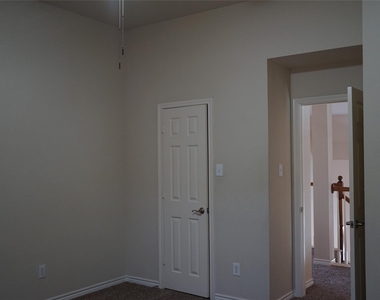 1507 Chateau Lane - Photo Thumbnail 24