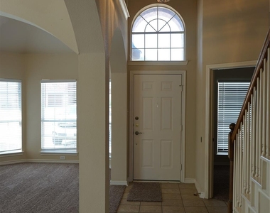 1507 Chateau Lane - Photo Thumbnail 4
