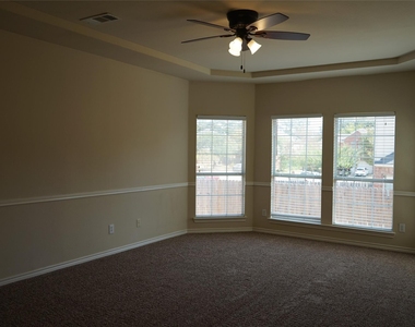 1507 Chateau Lane - Photo Thumbnail 11