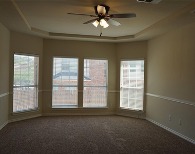 1507 Chateau Lane - Photo Thumbnail 16