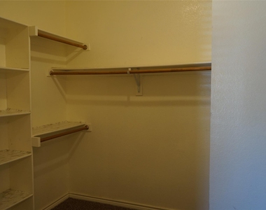 1507 Chateau Lane - Photo Thumbnail 15