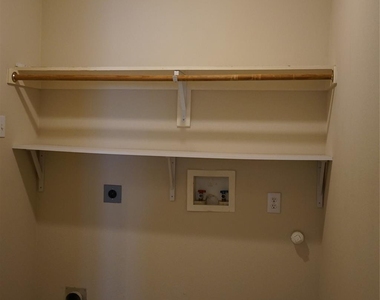 1507 Chateau Lane - Photo Thumbnail 9