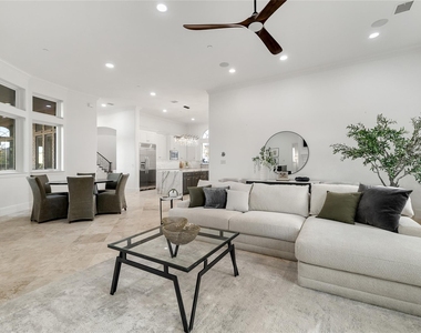 2032 Courtland Drive - Photo Thumbnail 9