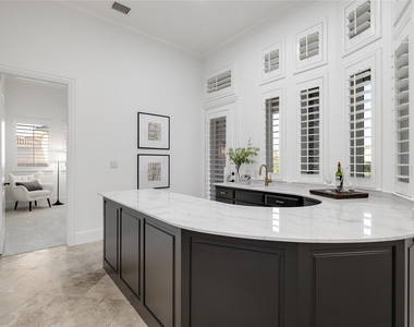 2032 Courtland Drive - Photo Thumbnail 11